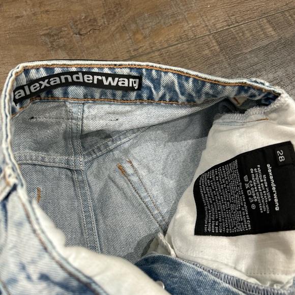 Alexander Wang bite flip shorts in pebble bleach - Picture 3 of 4